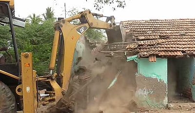 ராமநாதபுரத்தில் ஆக்கிரமிப்புகள் அகற்றம்