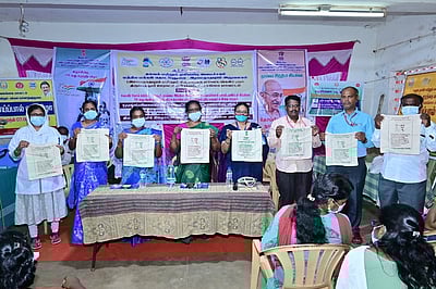 கீழச்சிவல்பட்டியில் ஒருங்கிணைந்த சிறப்பு விழிப்புணா்வு முகாம்