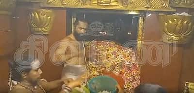 புன்னைநல்லூர் மாரியம்மன் கோயிலில்  பூச்சொரிதல் விழா