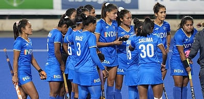 காமன்வெல்த் மகளிர் ஹாக்கி அரையிறுதியில் சர்ச்சை: இந்திய அணி ஏமாற்றம்