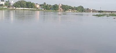 வைகை அணையில் திறக்கப்பட்ட உபரி நீர் மானாமதுரை வந்தடைந்தது