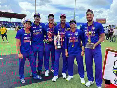 மிரட்டிய சுழற்பந்துவீச்சாளர்கள்: கடைசி டி20 போட்டியிலும் இந்திய அணி வெற்றி