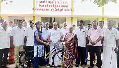 அரசுப் பள்ளி மாணவா்களுக்கு விலையில்லா மிதிவண்டிகள்