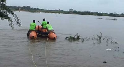 மானாமதுரை அருகே உப்பாற்றில் பேரிடா் மீட்பு ஒத்திகை