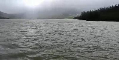 எமரால்டு அணையில் உபரி நீர் திறப்பு: கரையோர மக்களுக்கு எச்சரிக்கை