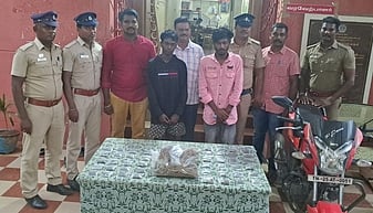 ரூ.1.25 லட்சம் கஞ்சா பறிமுதல்: இருவா் கைது