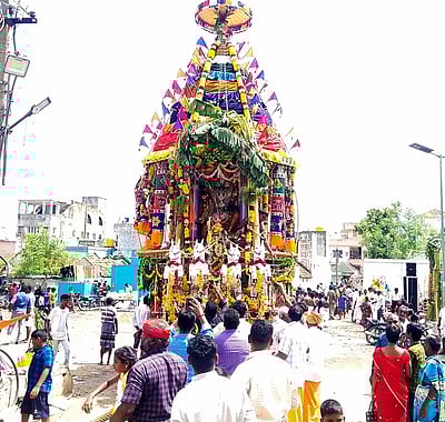 சந்தவேலூா் ஸ்ரீமூங்கிலியம்மன் கோயில் தேரோட்டம்