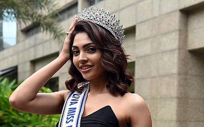 திவிதா ராய் பிரபஞ்ச அழகியாக தேர்வு - புகைப்படங்கள்