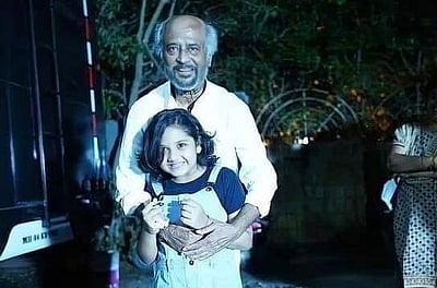 'ஜெயிலர்' படப்பிடிப்பில் தனது குட்டி ரசிகையுடன் ரஜினிகாந்த் - வைரலாகும் புகைப்படங்கள்