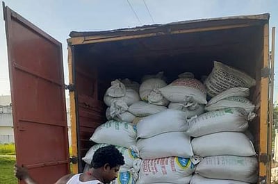 பதுக்கி வைக்கப்பட்டிருந்த 4 டன் ரேஷன் அரிசி மினி லாரியுடன் பறிமுதல்: ஒருவர் கைது