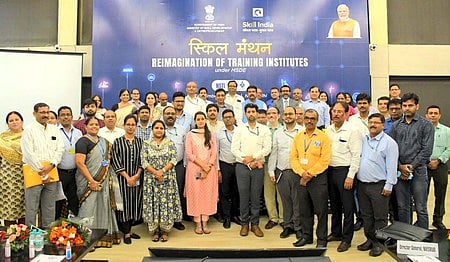 3 ஆண்டுகளில் துடிப்பான பணியாளர்களை உருவாக்க 25 லட்சம் பயிற்சியாளர்கள்