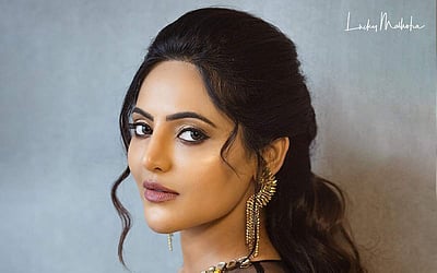 ரசிகர்களை சுண்டி ஈர்க்கும் அதுல்யா ரவி - புகைப்படங்கள்