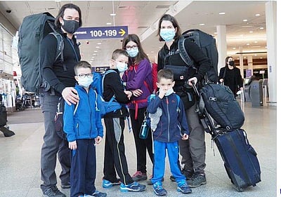 பார்வையை இழக்கப்போகும் பிள்ளைகள்: புரட்சிகரமாக யோசித்த பெற்றோர்! பாராட்டுகள்