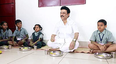 காலை உணவு திட்டத்தை தொடங்கி வைத்த முதல்வர் மு.க.ஸ்டாலின் - புகைப்படங்கள்