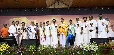 மாநிலங்களில் ஆளுநா் மூலம் இரட்டை ஆட்சியை அமல்படுத்தத் திட்டம்: முதல்வா் மு.க. ஸ்டாலின் குற்றச்சாட்டு