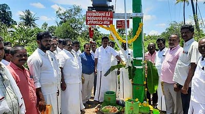 புதூா்நாடு கிராமத்தில் புதிய மின் மாற்றிகள் எம்எல்ஏ நல்லதம்பி இயக்கி வைத்தாா்