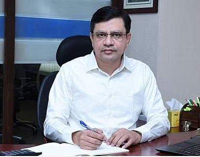 வீடுகளில் தொலைத் தொடா்பு சேவையின் தரத்தைகள அலுவலா்கள் மேம்படுத்த வேண்டும்: அமைச்சா்