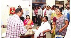 போலி பத்திரங்களை சாா்-பதிவாளா்கள் ரத்து செய்யும் சட்டத்தை நடைமுறைப்படுத்த நடவடிக்கை: அமைச்சா்