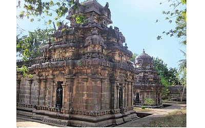 கல்லிலே கலைவண்ணம்: பழுவூர் கோயில்கள்