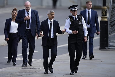 எலிசபெத் ராணியின் இறுதி ஊர்வலம் பாதுகாப்பு சவால்கள் நிறைந்தது:  லண்டன் மேயர்