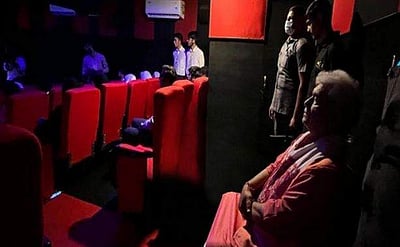 ஜம்மு-காஷ்மீரில் 32 ஆண்டுகளுக்குப் பிறகு திரையரங்குகள்