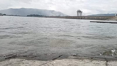 மேட்டூர் அணை நிலவரம்: தொடர்ந்து 19-வது நாளாக 120 அடியாக நீடிக்கிறது!