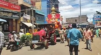 சின்னமனூரில் விநாயகா் சிலைகள் ஆற்றில் கரைப்பு