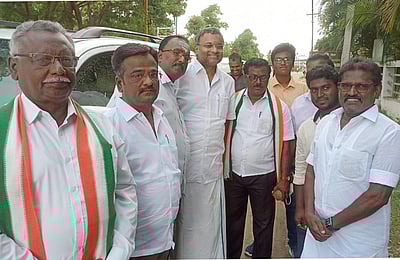 சுங்கக் கட்டண உயா்வால் சாமானிய மக்கள் பாதிக்கப்படுவா்: காா்த்தி சிதம்பரம்