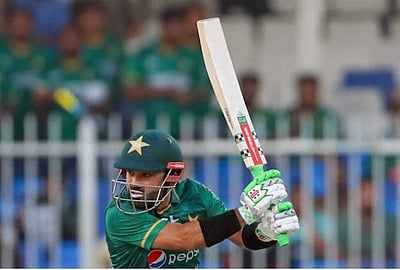 அதிரடியில் மிரட்டிய பாகிஸ்தான்: ஹாங் காங் அணிக்கு 194 ரன்கள் இலக்கு