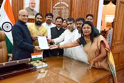 ஜாா்க்கண்ட் ஆளுநருடன் ஐ.மு.கூட்டணி தலைவா்கள் சந்திப்பு