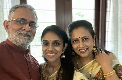 ''ஆபரேசன் பண்றதுக்கு முன்னாடி இதெல்லாம் பண்ணுங்க'' - தனது மகளின் நிலை குறித்து லக்ஷ்மி ராமகிருஷ்ணன் உருக்கம்