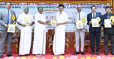 அம்பேத்கர் சட்டப் பல்கலை. வெள்ளிவிழா கல்வெட்டை திறந்து வைத்தார் முதல்வர்