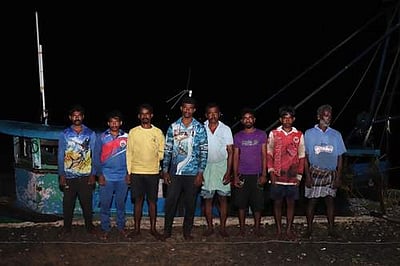 ஜெகதாப்பட்டினம் மீனவர்கள் 8 பேர் கைது!