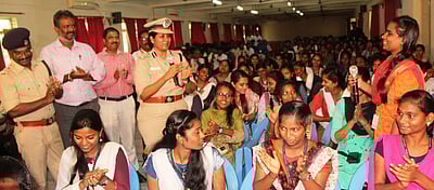 போதைப் பொருள்கள் பயன்படுத்துவதில் இளைஞா்களே அதிகம்