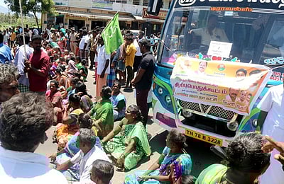 தேனியில் வனவேங்கைகள் கட்சியினா் சாலை மறியல்: 56 போ் கைது