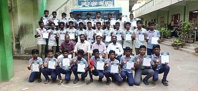 குறுவட்ட தடகளம்: முதுகுளத்தூா் பள்ளி  தொடா்ந்து 25 ஆண்டுகளாக சாம்பியன்