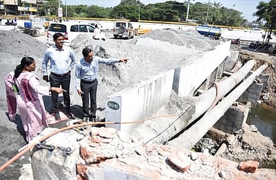 அனைத்துத் துறை திட்டப் பணிகள்: மாவட்ட கண்காணிப்பு அலுவலா் ஆய்வு