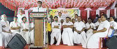 அரசு ஊழியா்கள் ஏமாற்றத்தில் உள்ளனா்: கே.சி.வீரமணி