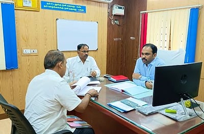 சாா்- ஆட்சியா் அலுவலகத்தில் ஆட்சியா் ஆய்வு