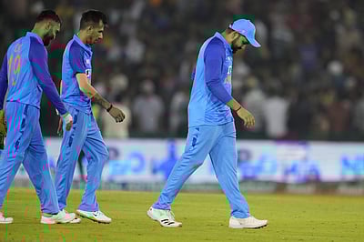 2ஆவது டி20: டாஸ் போடுவதில் தாமதம்