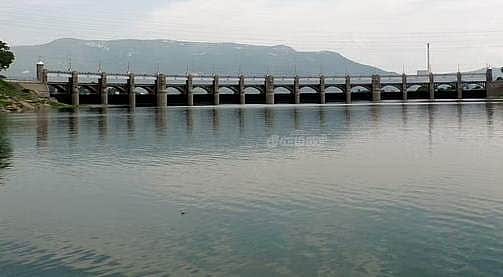 மேட்டூர் அணையின் நீர்மட்டம் 70 நாட்களுக்கு பின் குறைந்தது