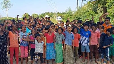 பரந்தூர் விமான நிலையத்திற்கு எதிர்ப்பு: பள்ளி மாணவ, மாணவிகள் போராட்டம்