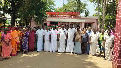 மேட்டூர் அருகே மதுக்கடை அமைக்க எதிர்ப்பு: காவல் நிலையம் முற்றுகை