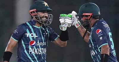 இங்கிலாந்துக்கு எதிராக விக்கெட் இழப்பின்றி 200 ரன்களை விரட்டிய பாகிஸ்தான்! (ஹைலைட்ஸ் விடியோ)