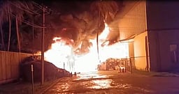 வண்டியூா் அருகே கடையில் தீ விபத்து