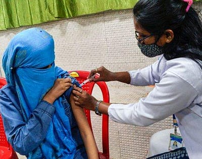 குறையும் கரோனா பாதிப்பு... நாட்டில் புதிதாக 1,334 பேருக்கு தொற்று!