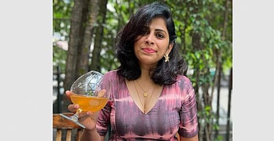 என் உடல், என் உடை: பிரபல பாடகி ஆவேசம்