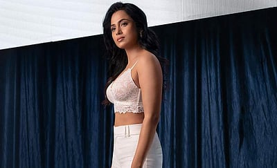 மழை விட்டும் தூவானம் விடவில்லை, ரம்யா பாண்டியனின் தொடரும் கவர்ச்சிப் படங்கள்!