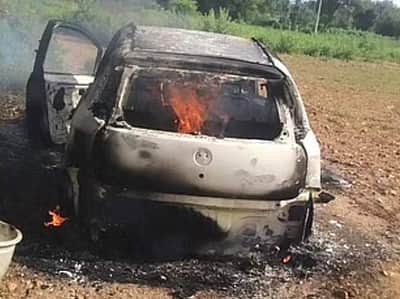 தில்லியில் எரிந்த காருக்குள் கருகிய நிலையில் சடலம் கண்டெடுப்பு!