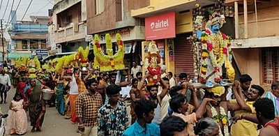 கூடலூரில் முத்தாலம்மன் திருவிழாவையொட்டி முளைப்பாரி ஊா்வலம்